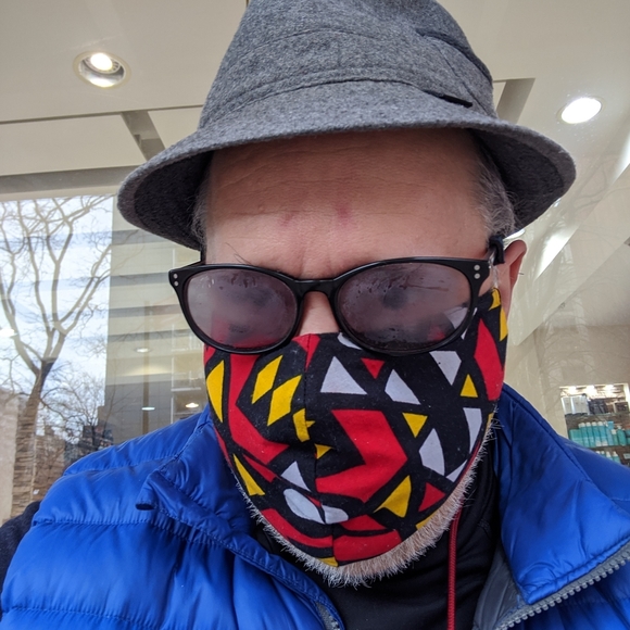 Mask with fashionable design - Picture 2 of 4